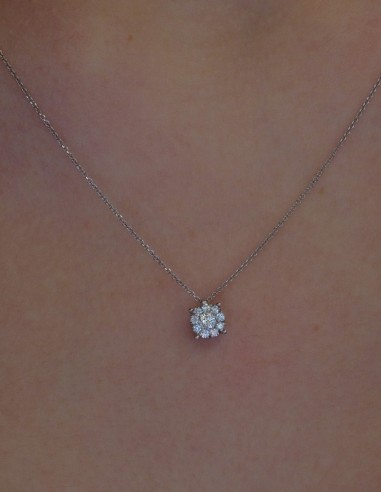 Κολιέ brilliant σε 18 καράτια τετράγωνο