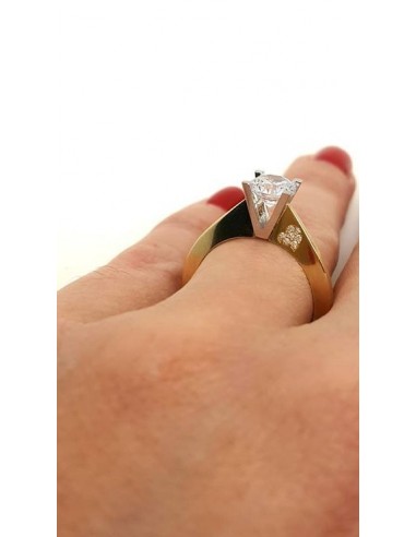 Δαχτυλίδι μονόπετρο 14K Σχέδιο καρδιά άπυρο