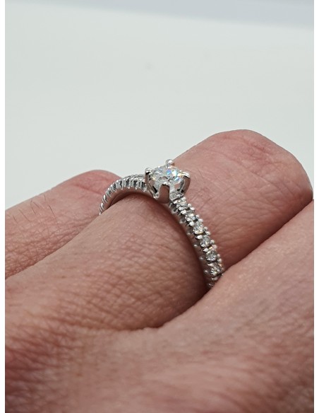 Δαχτυλίδι Μονόπετρο Μπριγιάντ Κ18